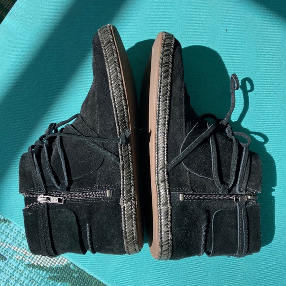 Ugg “Reid”black suede ankle height side zip moccasins, boots, size 8.5M - Picture 4 of 12